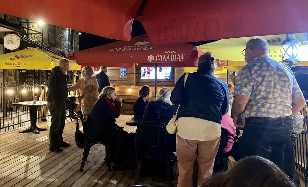 HHTEditor's tweet photo. Supporters of @MichaelChongMP are gathering at @TheRedHarpPub to watch the results come in. Chong is expected to arrive a bit later this evening. #HaltonVotes2021 #elxn44vote https://t.co/QlMBXXITb6