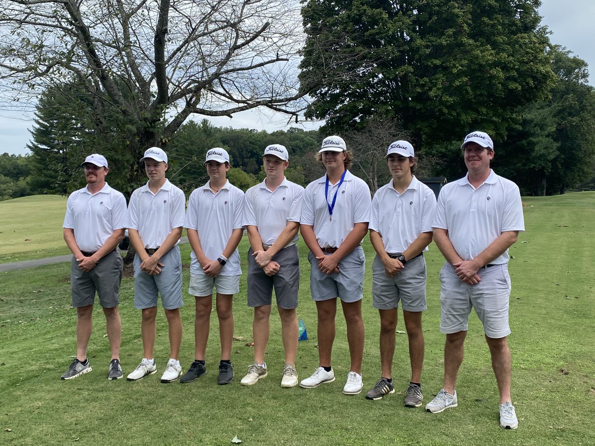 KCS__Athletics's tweet photo. RESULTS | Tribe ⛳️ (District Tourn.)
Elizabethton GC

Lady Indians finish as Runner-Up in the District, boys finish 3rd! Region play is next Monday at Link Hills. Congrats! #RollTribe @dbhsgolf https://t.co/YTuy1IGTYR