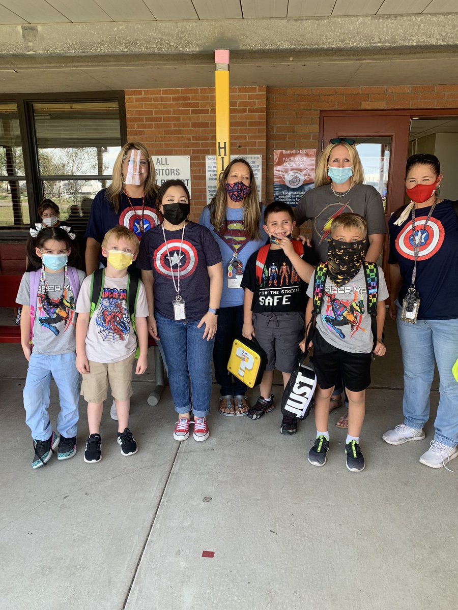 FMCElementary's tweet photo. @BeevilleISD @TryMeFanning1 @DrTiffanySpicer   Homecoming Spirit Week Day 1. GO TROJANS https://t.co/F0qZxUanyW
