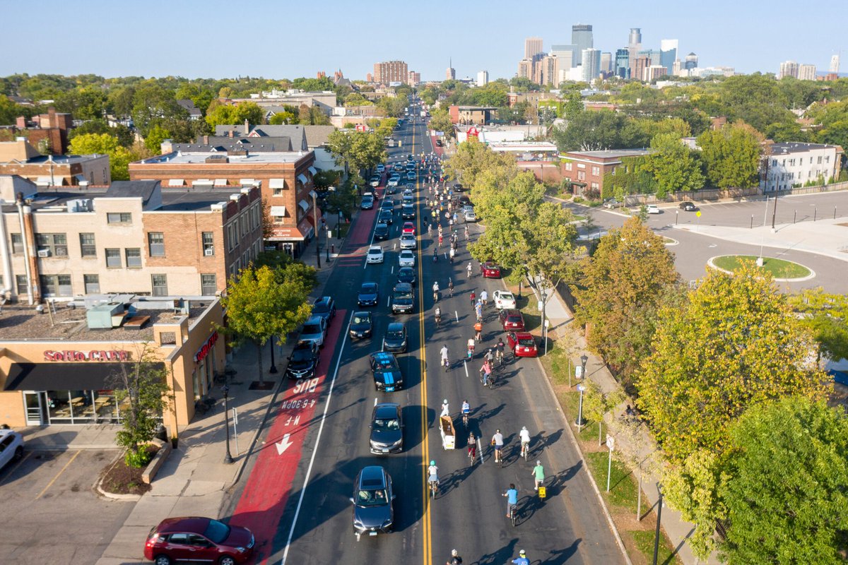 @hennepin4people Do you see more cars? Or more bicyclists? in this photo?