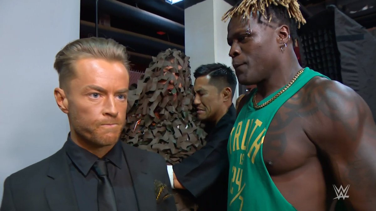 টুইটারে FIENDRUN: &quot;Y se me olvidaba hubo un segmento de backstage de Drake  Maverick instruyendo a R-Truth, Drew Gulak y Akira Tozawa para atrapar a  Reggie y el título 24/7 pero no