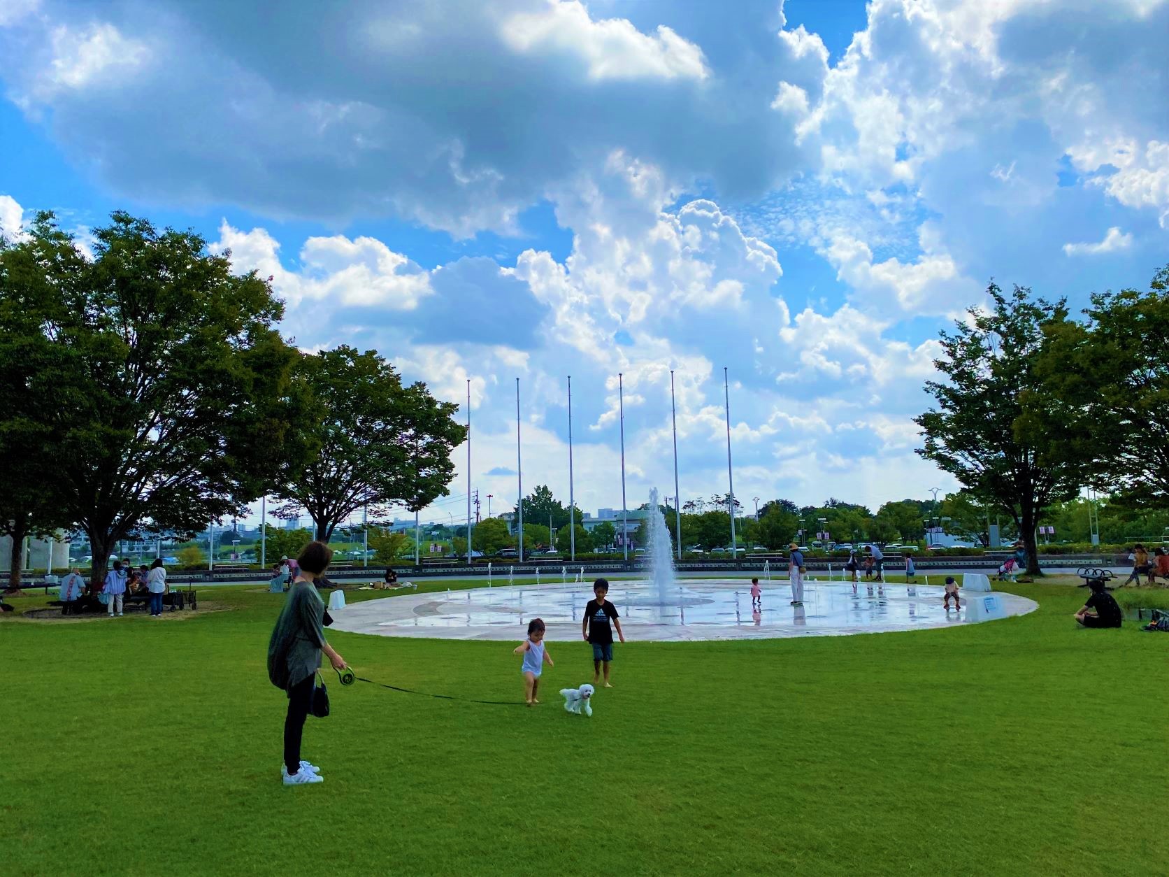 豊田スタジアム 噴水 じゃぶじゃぶ池のご案内 本年も大変好評いただきました西イベント広場の噴水と芝生広場横のじゃぶじゃぶ池のご利用についてご案内です 大噴水 9 25 土 まで ツイスト噴水 9 24 金 まで じゃぶじゃぶ池 9 26 日 まで 少しずつ日程