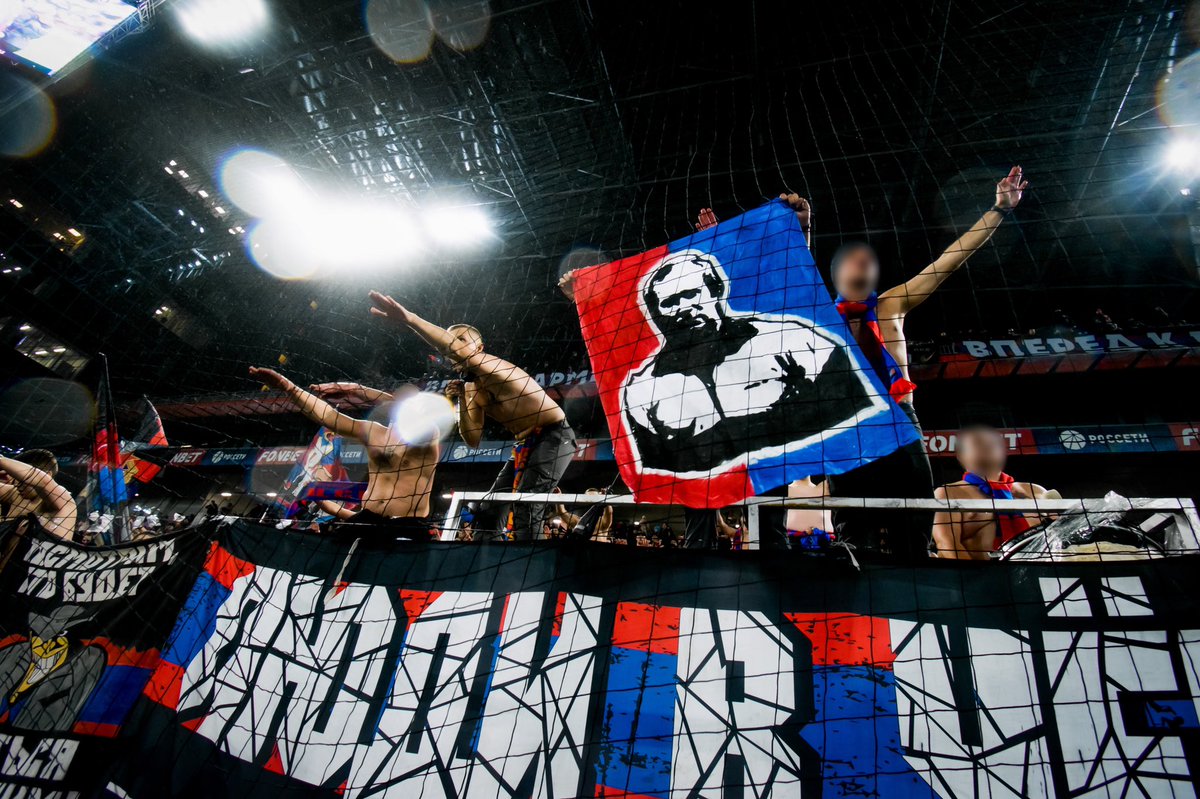 RBWorldorg's tweet photo. 🏟Трибуны А и S на вчерашнем дерби
🔥Огненная поддержка на протяжении всего матча и неподдельные эмоции от победы!
#мыЦСКА #ЦСКАспартак #рбворлд #rbworld https://t.co/8mGFyFqZsL