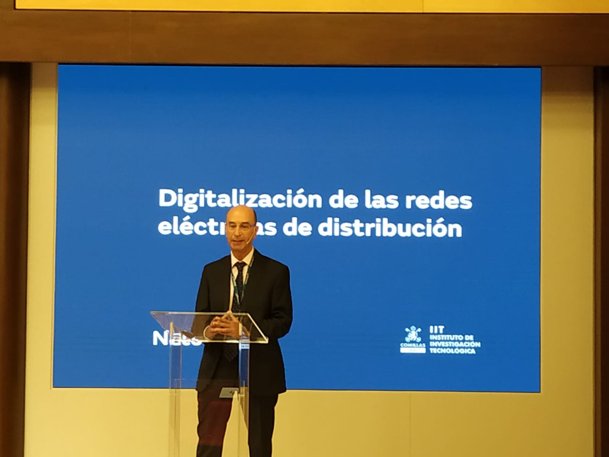 🗣️ Tomás Gómez, <a href="/IIT_Comillas/">IIT Comillas</a>: "Son necesarios mecanismos de innovación regulatoria para testar nuevos servicios y modelos de negocio. Se requiere un marco regulatorio claro para su desarrollo y modelos de experimentación con innovaciones a nivel de sistema". #SeminariosFNaturgy
