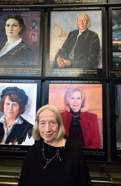 1/x
It gives me much pleasure to announce that, on my proposal, the Working Group on Small Body Nomenclature (WGSBN) of <a href="/IAU_org/">International Astronomical Union (IAU)</a> has decided that #asteroid (555292) = 2013 UZ32 henceforth will be called:

(555292) Bakels

...after <a href="/LeidenArchaeo/">Leiden Archaeology</a> archeobotanist Prof. Corrie Bakels