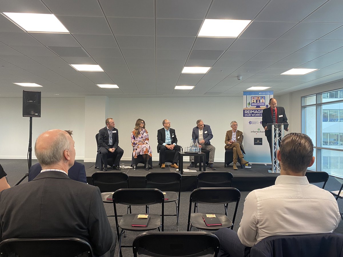 Early start for the <a href="/insiderswest/">Insider</a> breakfast at #LinearPark in #Bristol. Interesting discussion in reimagining workspaces with <a href="/AlecFrenchArchs/">Alec French Architects</a> <a href="/InteractionLtd/">Interaction</a> <a href="/nigeldyke/">NigelD</a>