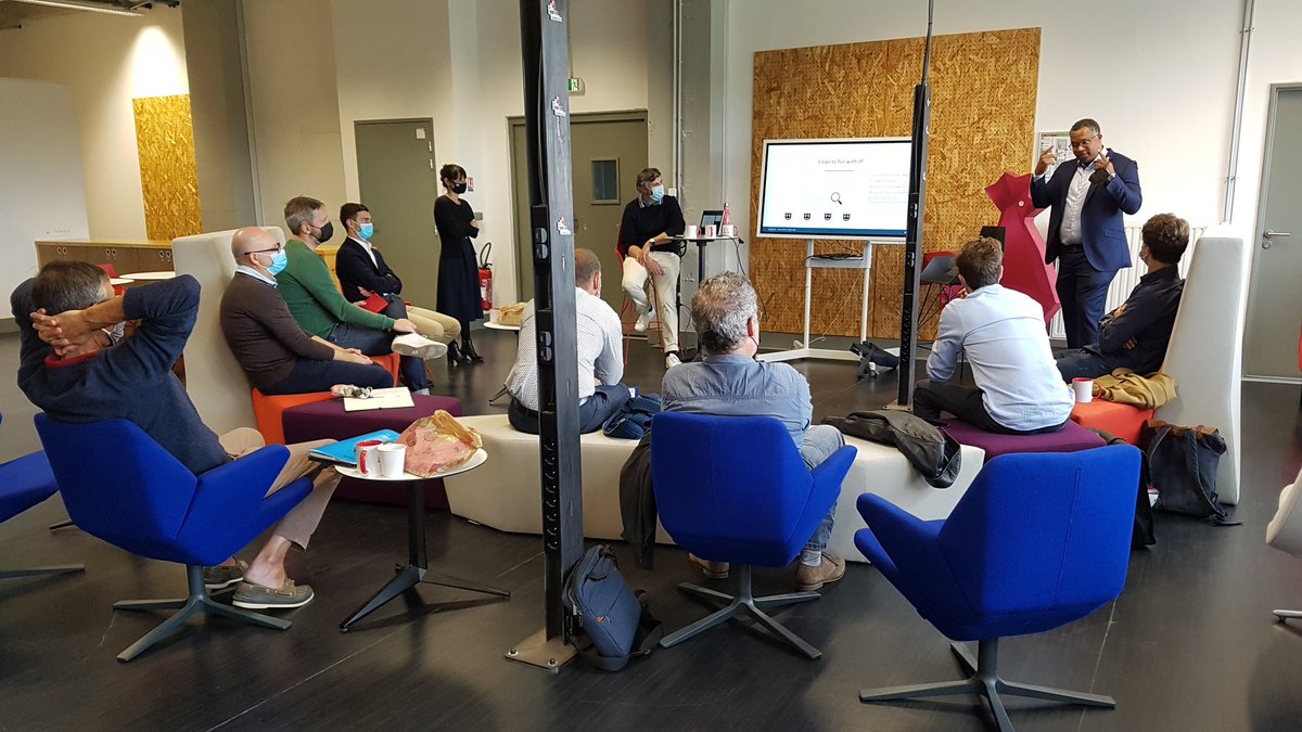Atelier sur la stratégie de propriété intellectuelle avec <a href="/Aquinov_tweet/">AQUINOV</a> ce matin dans les locaux de <a href="/FrenchTechBdx/">French Tech Bordeaux</a> 
Merci Julie et Baptiste !