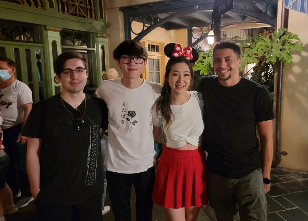 four legendary gamers 😎