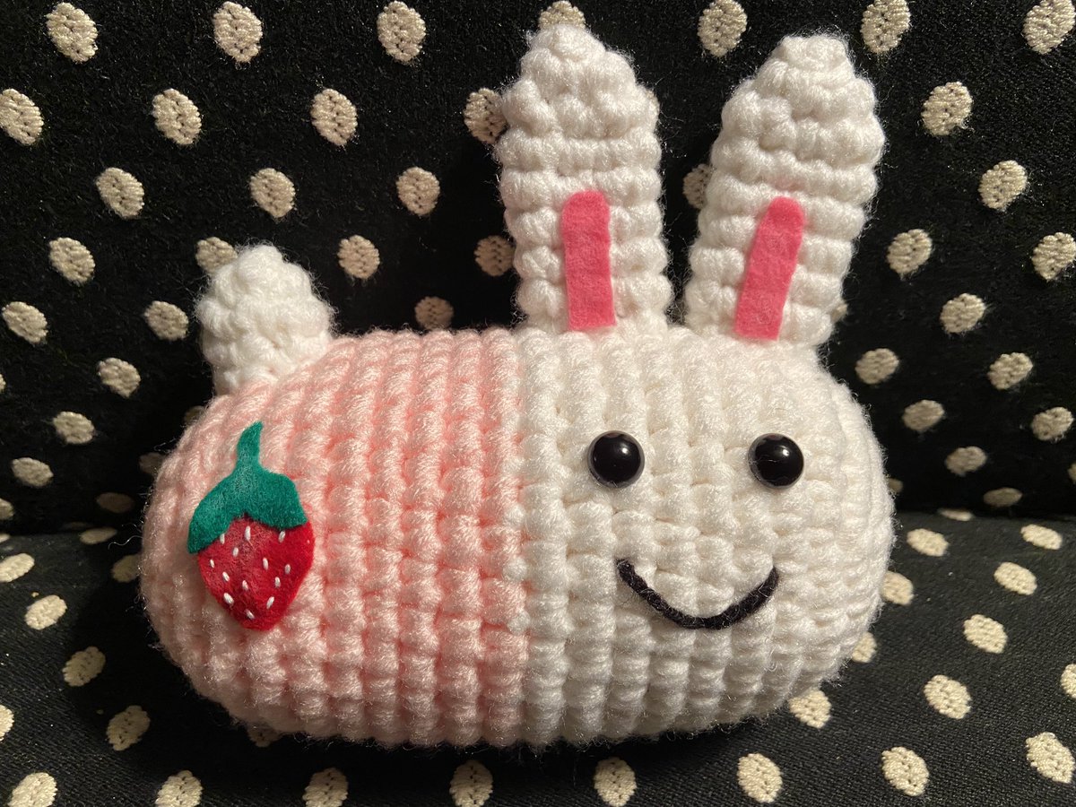 interlacing_web's tweet image. Moshi moshi bunny. Pattern courtesy of @SharonOjala #amigurumi #crochet #crochettoy #crafting #toy #bunny #moshimoshi #yarn #redheartyarns