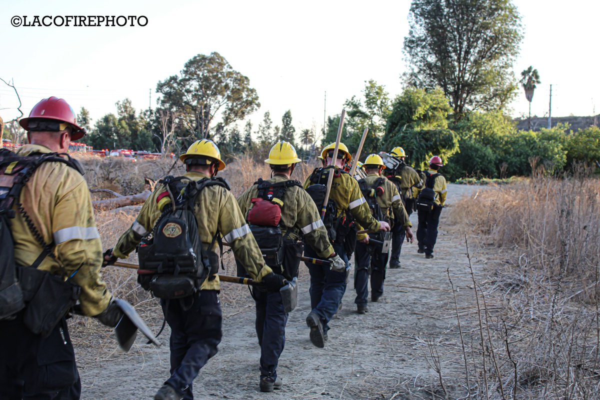LACOFD's tweet photo. #BikeICπ₯π
Earlier this evening, #LACoFD FFs, camp crews & @LACoFireAirOps responded to a brush fire near N. San Gabriel Blvd. & N. Lincoln Ave.
The fire was quickly contained to approx 3 acres. The cause of the fire is under investigation.
πΈ @lacofirephoto (IG) https://t.co/fKpxqIjddl