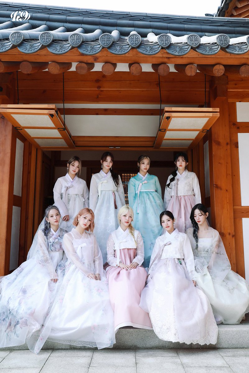 cyoungfr's tweet photo. ️ 

#ofChaeng Autumn ave is here now..
start the autumn with a spend your holiday with family. Celebrate the Chuseok with them and eat alot delicious foods 🥮🥮

 ️ https://t.co/8bodb3Jdb5