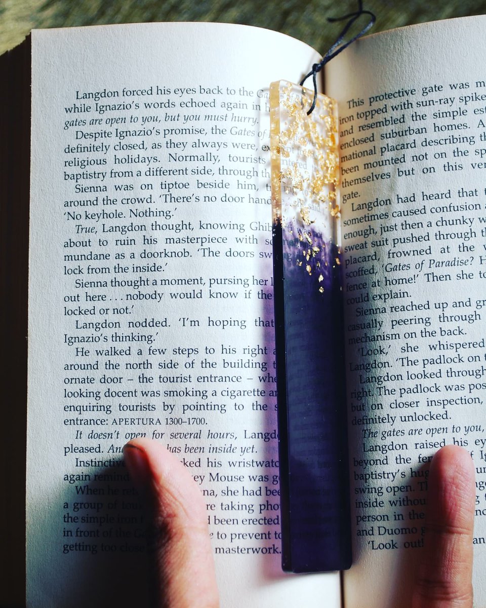 ZicoJude's tweet photo. Dear Bibliophiles, these hand-crafted resin bookmarks are here to fit perfectly between the pages of any book. Book yours today!

DM for inquiries and commission requests.

#resinart #resin #resincoasters #resinartist #resincraft #resinlove #art #resinbookmarks #zicojude https://t.co/DINVrDcrAe
