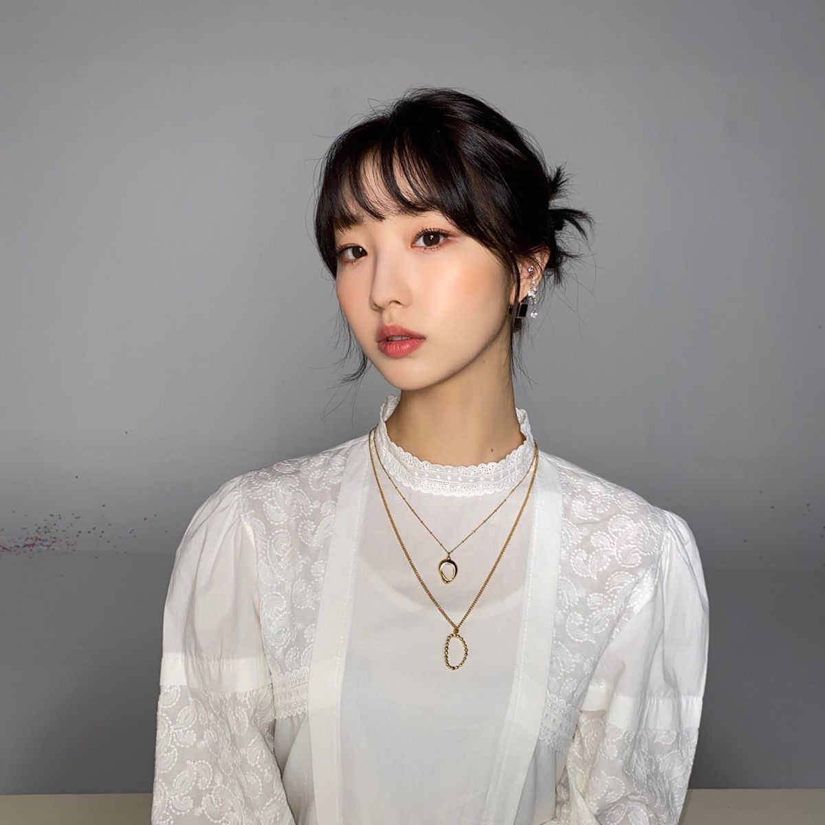 hello this is a new account for the fashion and looks of #LOONA's beautiful maknae #YEOJIN, please rt ro help me promote this account ♡
