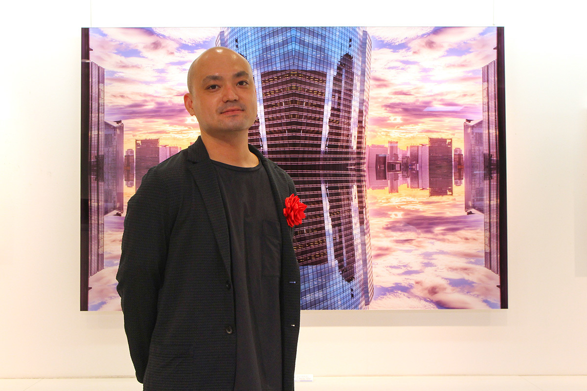 sogo_chiba's tweet photo. ＼≪アートスペース≫ #古賀勇人 個展 -都市と自然のかむやしろ-／
10月4日（月）まで7階＝アートスペースにて開催中。画像を反転させ、繋ぎ合わせたシンメトリーの作品を制作している古賀勇人氏。現実と仮想、二つの世界を繋ぐ作品の数々を展示販売いたします。
https://t.co/C07FMxGpsS https://t.co/xHx4HB9JzR