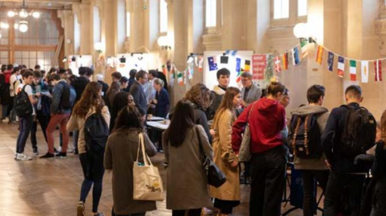 Khorhe's tweet photo. Offres d #emploi , le 27 et 28 septembre 
à la Maison des Sciences

Job dating organisé par le BAIP de l'université @SorbonneParis1 
#etudiants #master 

https://t.co/QFaeJBYEjr https://t.co/I4P0qdFtw5