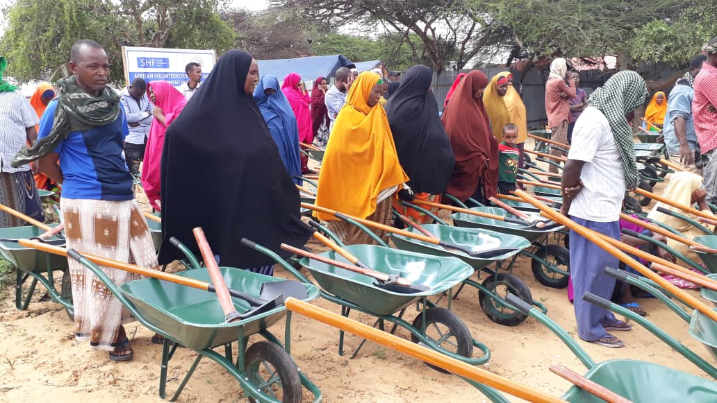 AVORD (@avord1) on Twitter photo AVORD organization distributed Cash for work equipment for #CCCM project in 40 camps in Danynile and Kahda districts.200 people were employed across 40 camps to ensure site cleanliness. Thanks to our partners @SHF_somalia for the timely support. <a href="/CCCMCluster/">CCCM Cluster</a> #Somalia @Shf_somalia AVORD organization distributed Cash for work equipment for #CCCM project in 40 camps in Danynile and Kahda districts.200 people were employed across 40 camps to ensure site cleanliness. Thanks to our partners @SHF_somalia for the timely support. <a href="/CCCMCluster/">CCCM Cluster</a> #Somalia @Shf_somalia