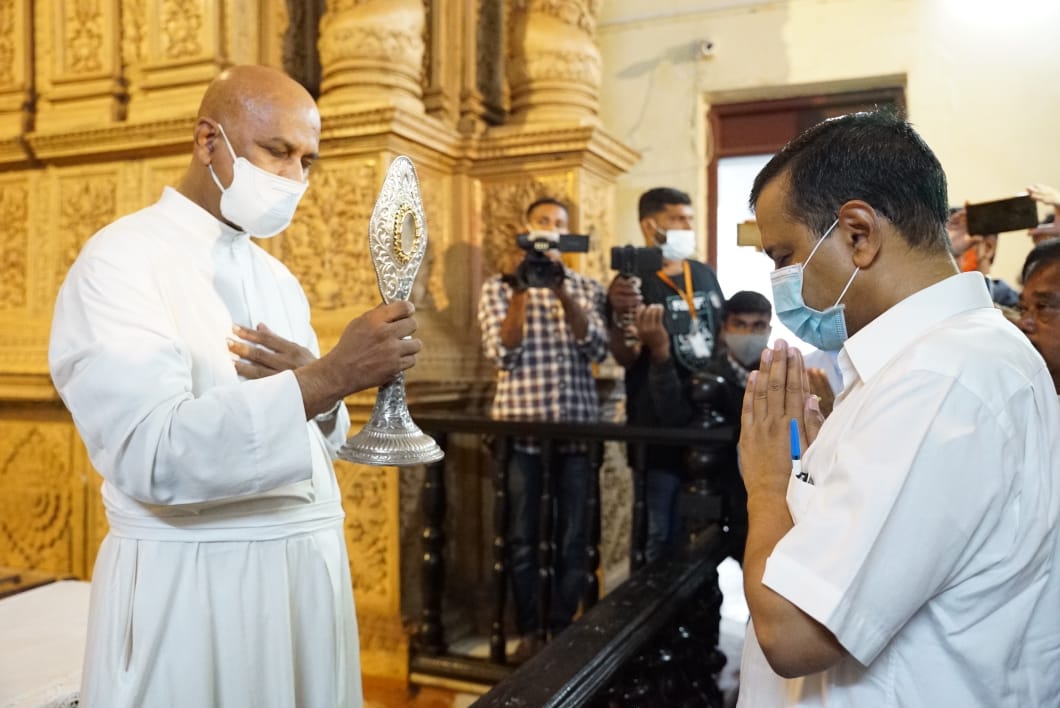 ArvindKejriwal's tweet photo. This morning, I paid my respects at the Basilica of Bom Jesus in Old Goa. I pray for peace, prosperity and progress of the people of Goa. https://t.co/1CdFyxy8Y4