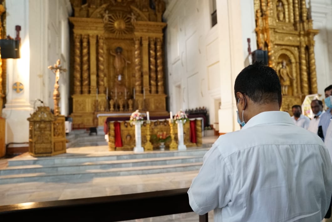 ArvindKejriwal's tweet photo. This morning, I paid my respects at the Basilica of Bom Jesus in Old Goa. I pray for peace, prosperity and progress of the people of Goa. https://t.co/1CdFyxy8Y4