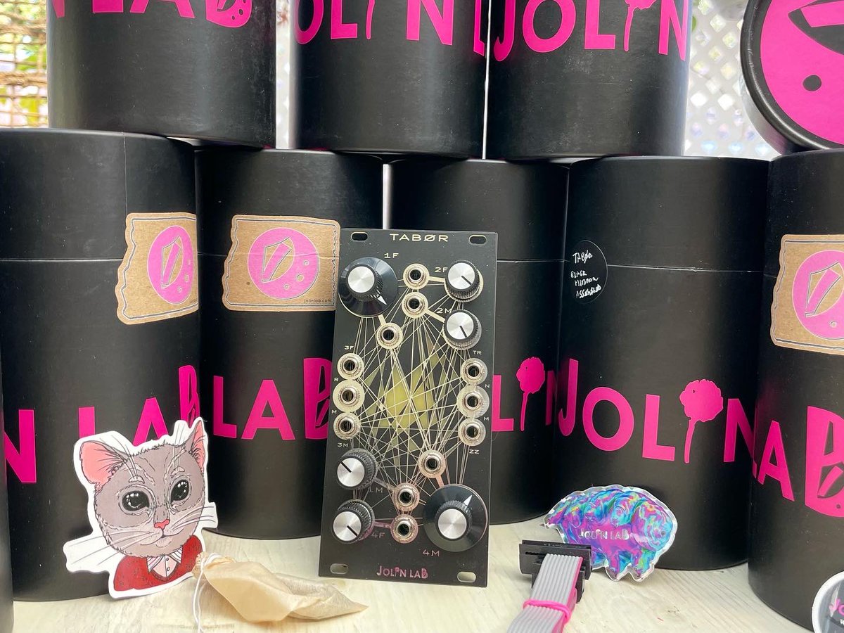 boutiquepedalny's tweet photo. カオス好きな💖Jolin Lab “TABOR”💖再入荷✨✨✨
そして、大幅値下げ😎
Let’s get chaotic💥🌋💥&amp; rhythmic ⚡️🔥⚡️
新しいパッケージングもオシャレ💖

https://t.co/wPmNboGA36

#eurorack #modularsynth #jolinlab #tabor #oscillator #noise #rhythm  #ユーロラック #モジュラーシンセ #販売 #購入 https://t.co/zMgujagUPr