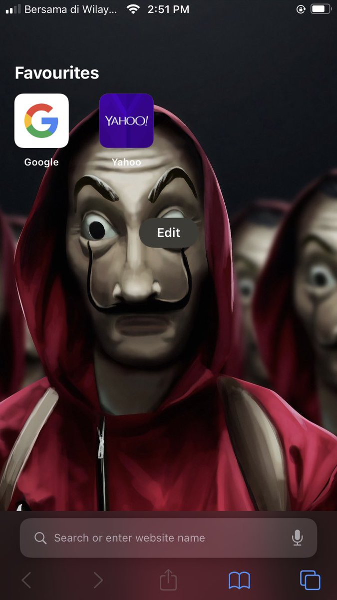 badabesss_'s tweet image. wow safari dh boleh letak background #ios15update