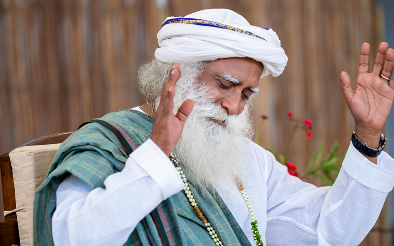 SadhguruJV's tweet photo. If you know how to be at ease within yourself, every situation is an opportunity. #SadhguruQuotes https://t.co/baLELwM5SB