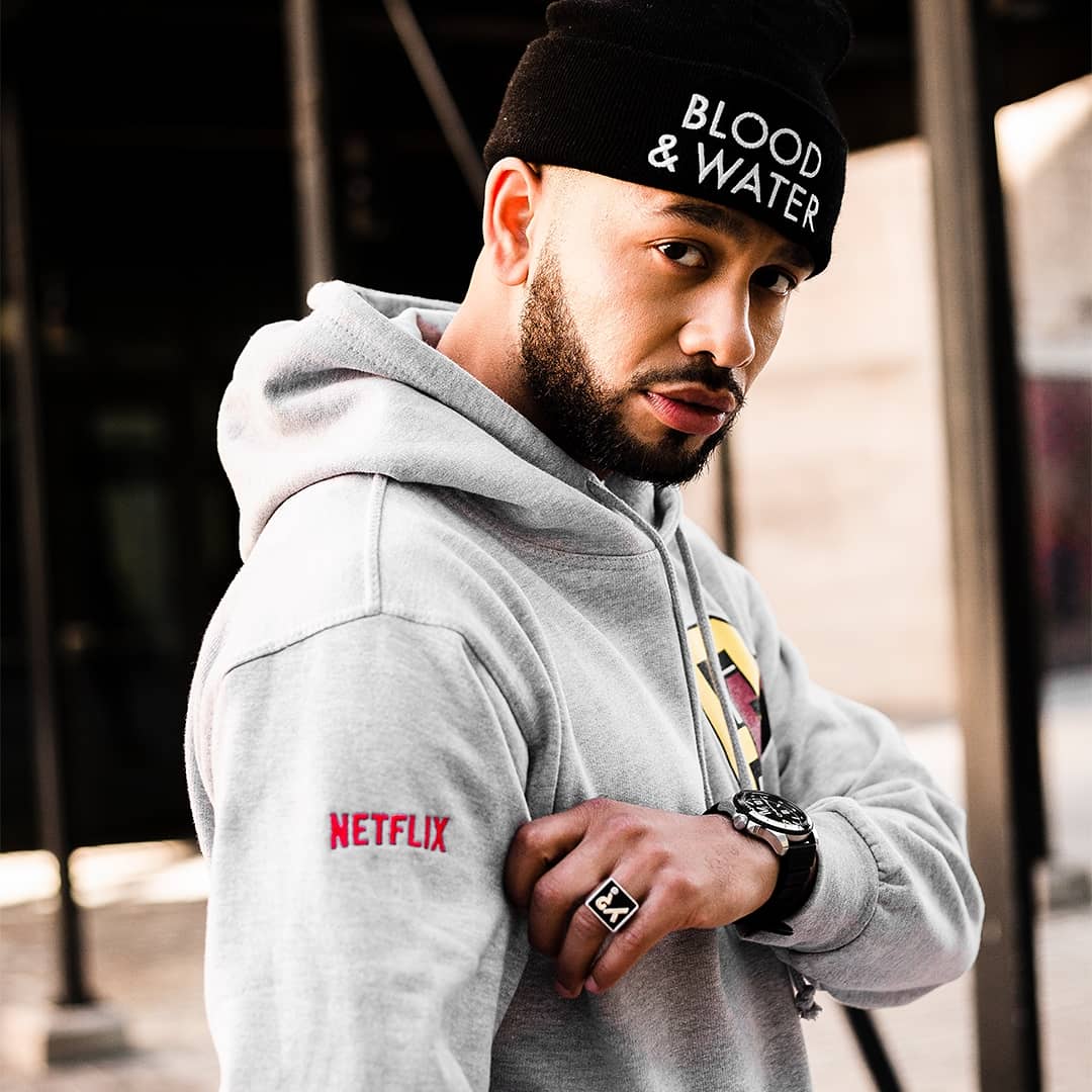 ygen_apparelcpt's tweet photo. Another day, another opportunity to be thankful for. ππ
Y?GEN Apparel x Blood & Water collab straight outta Parkhurst High!!!
Season 2 premier Friday 24 September exclusive to @netflixsa.
Merchandise not for sale. #3T #3TSeason #ThingsTak3Time #BloodAndWater https://t.co/e2gdeuJjmh
