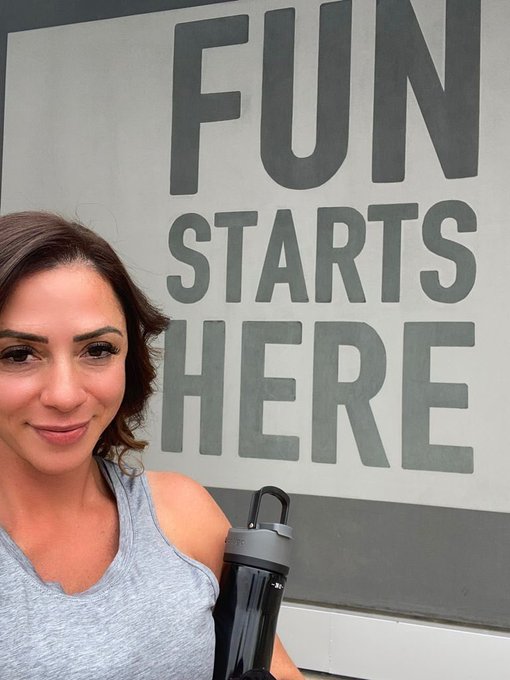 Watch AriellaFerrera's leaked NSFW photo on TwXstars