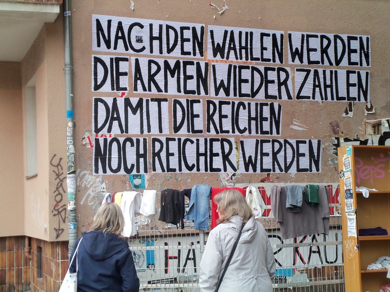 nk_12049's tweet photo. Was ihr auch wählt:
Nach den Wahlen werden die Armen wieder zahlen, damit die Reichen noch reicher werden.
neues von der #Infowand ##Schillerkiez #Neukölln
Gegen die Stadt der Reichen! Selbstorganisiert kämpfen! Streiken! Besetzen! Enteignen! https://t.co/nrN8BFuKXP