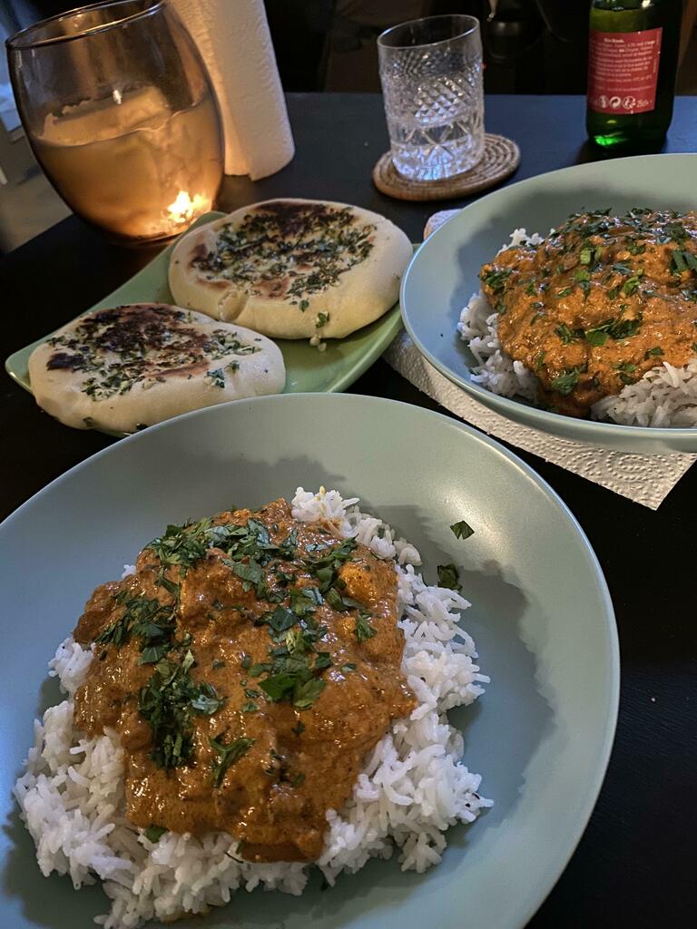 PhotoMeal's tweet photo. [Homemade] Chicken Tikka Masala &amp; Garlic Naan 🔥 via /r/FoodPorn https://t.co/y3EdYBaqLw https://t.co/FME7TFpU8Y