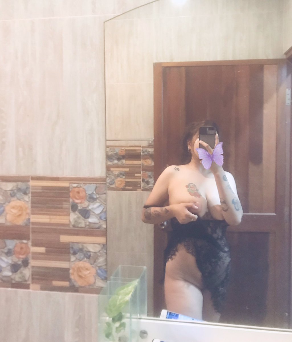 sebelum di masukan, jilati dulu