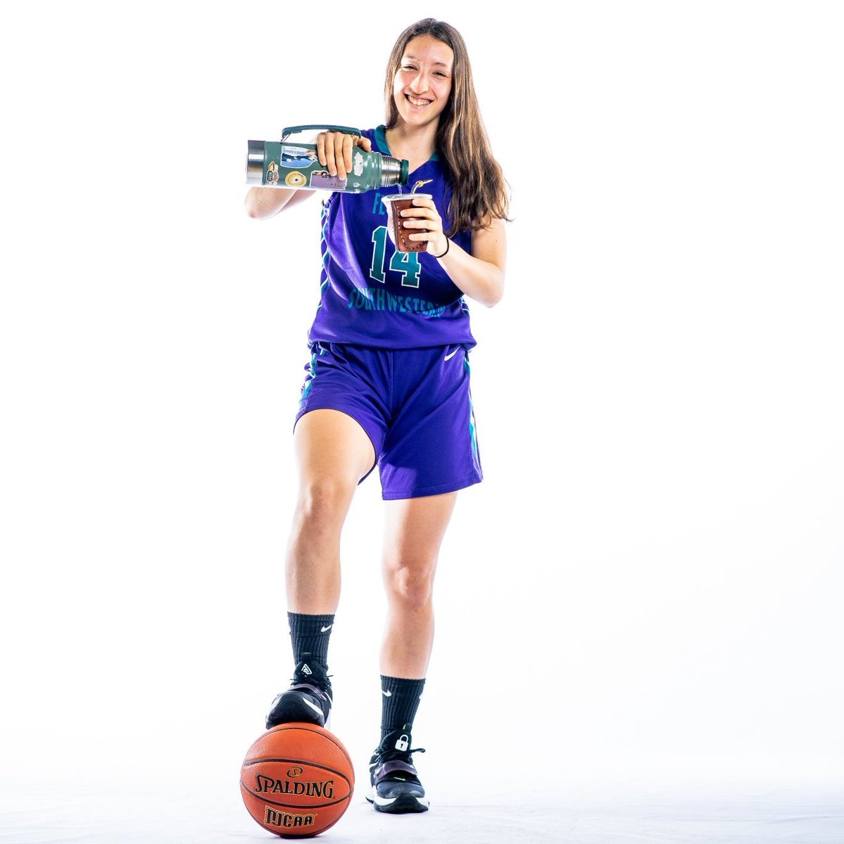 🇦🇷🙌Primera temporada para <a href="/nataliatondi/">natitondi</a> en 🇺🇸
☠️FSW Buccaneers
📸Brad Young