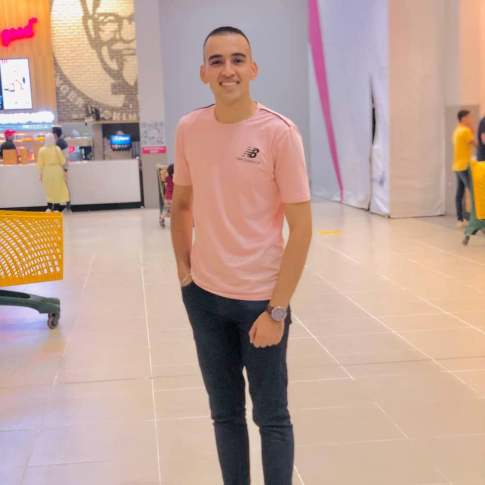 أعطني رأيك عني بسرية تامة وصراحة 
medoelhasaneen.sarhne.com