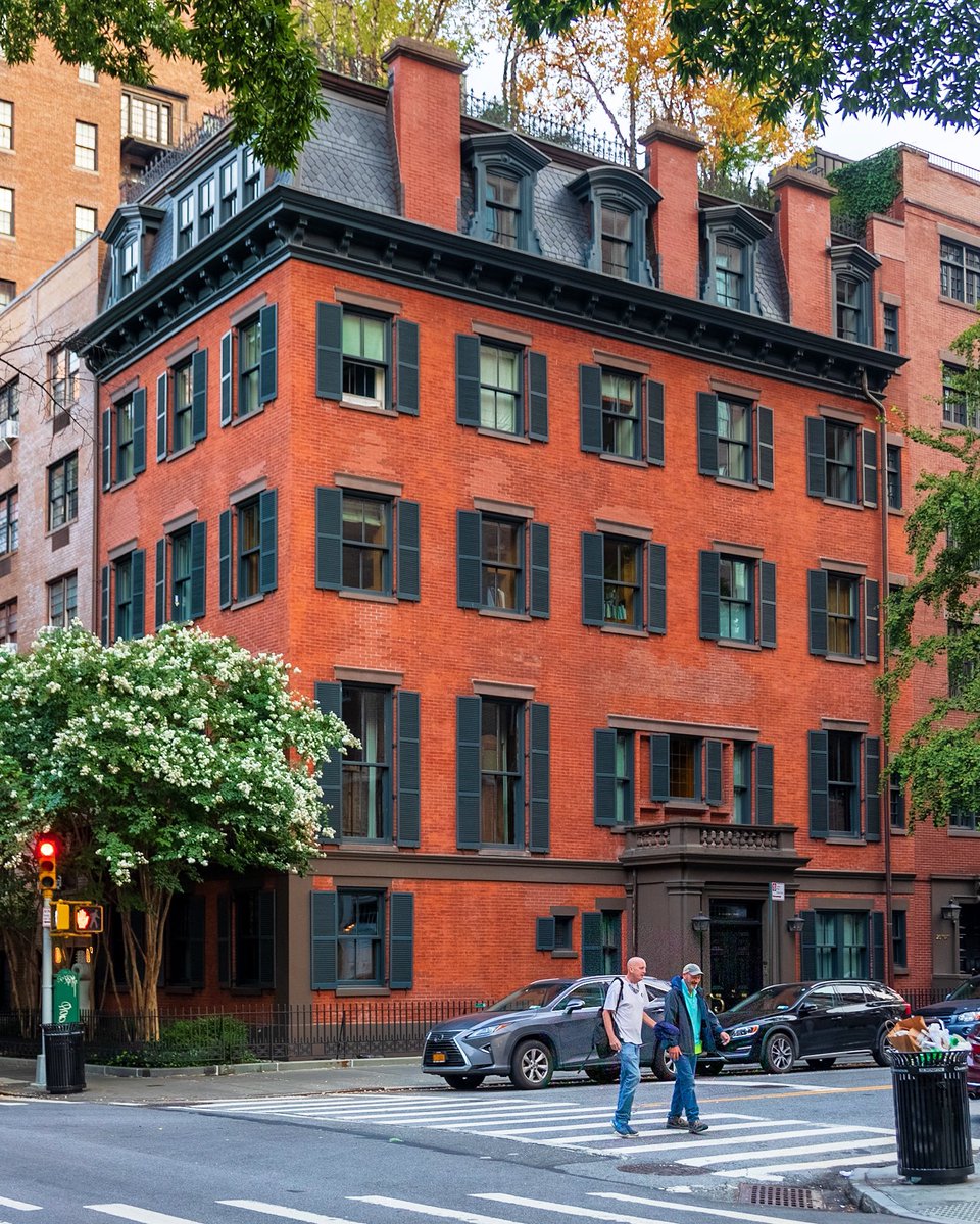 LandmarksofNY tweet media