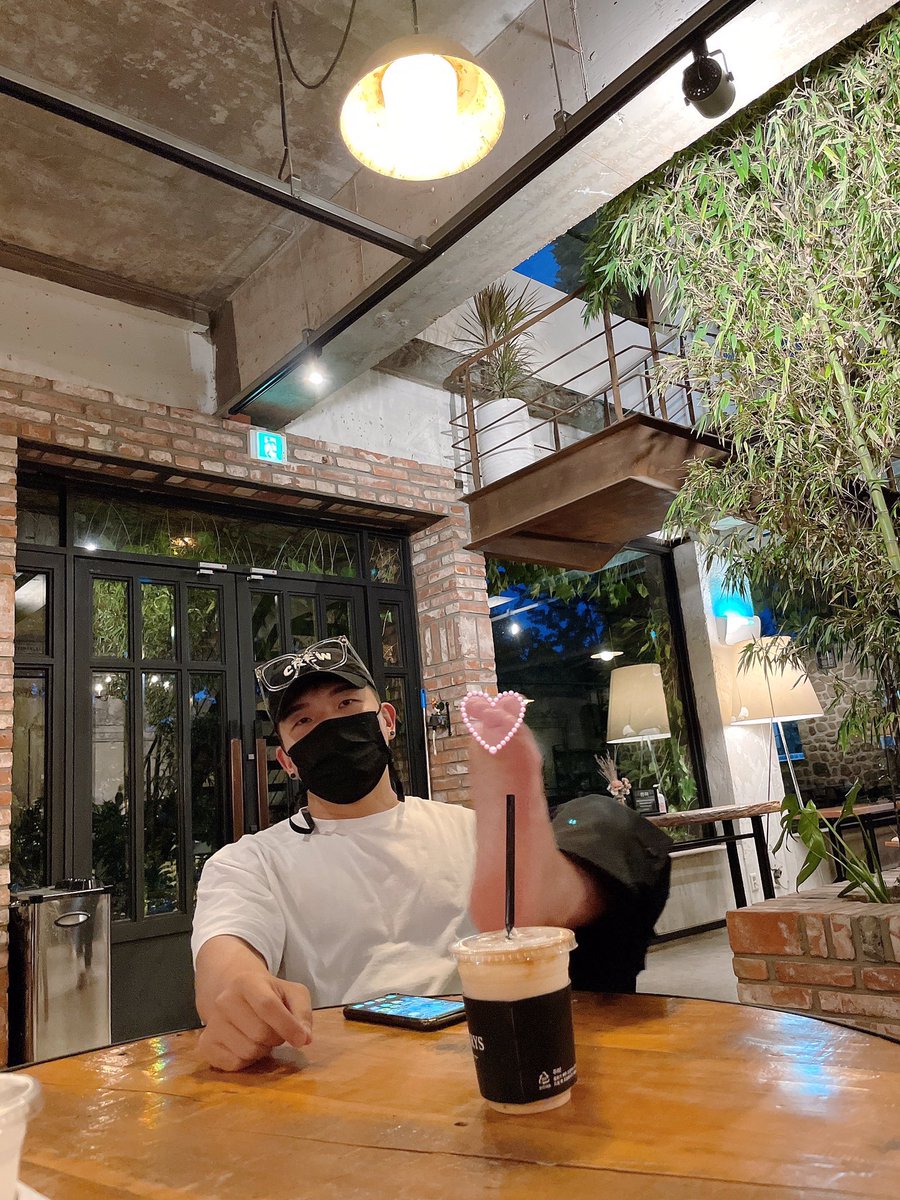 실제로 모른다고 
약속을 너무 쉽게 보는 트윗터인듯🤔
그런의미로 발구락 하트 

#섹트