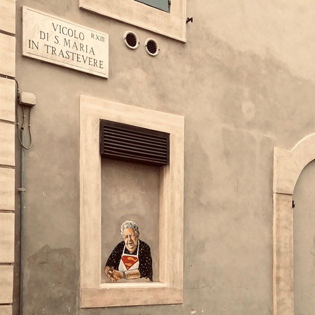 stefanociavatta's tweet photo. sui #sesterzi delle comunali, in curva, sui muri, sui meme, sul prossimo vestito della Ocasio Cortez ci sarà scritto Sora Lella regna. Ovunque #SoraLella https://t.co/2R4wJRy9Z5