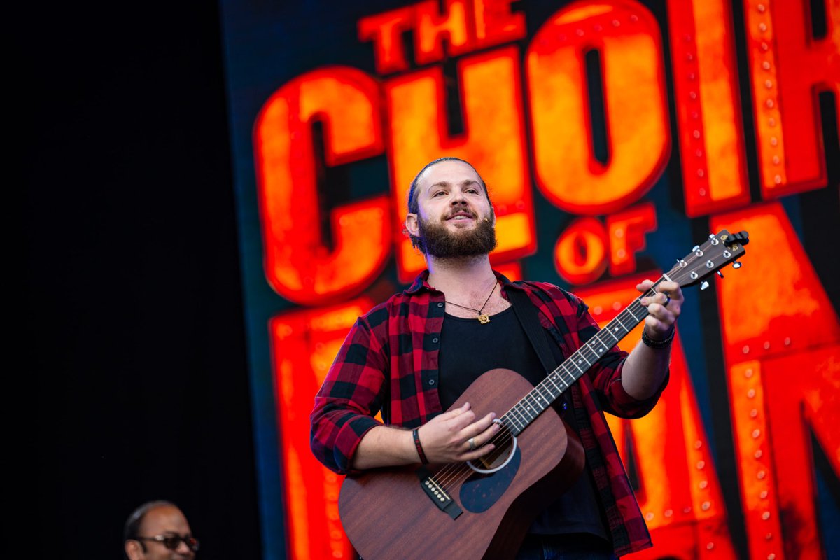 Just 9 guys having the time of their lives 🎻🍻