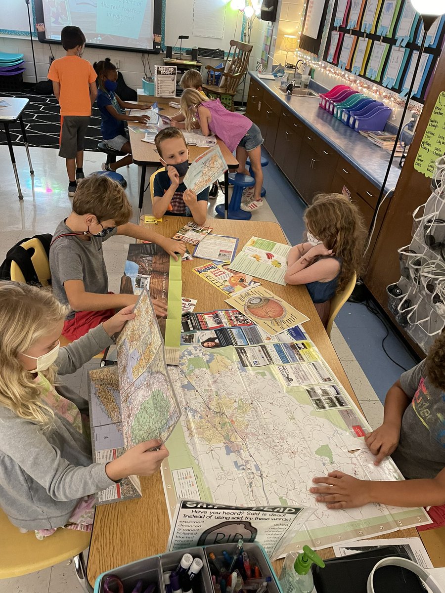 Kicking off our nonfiction unit by noticing details in a variety of texts. <a href="/MPE_Mustangs/">Mountain Park ES</a>