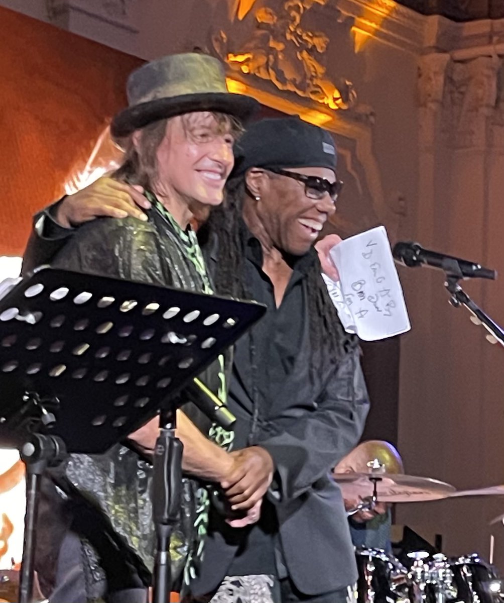 What an unexpected and total pleasure it was to meet the legend that is <a href="/nilerodgers/">Nile Rodgers</a> last night at the <a href="/TheRealSambora/">RICHIE SAMBORA</a> show - made our night 🙌🏻