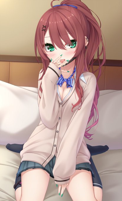 黒マスクポニテのえっちな娘 