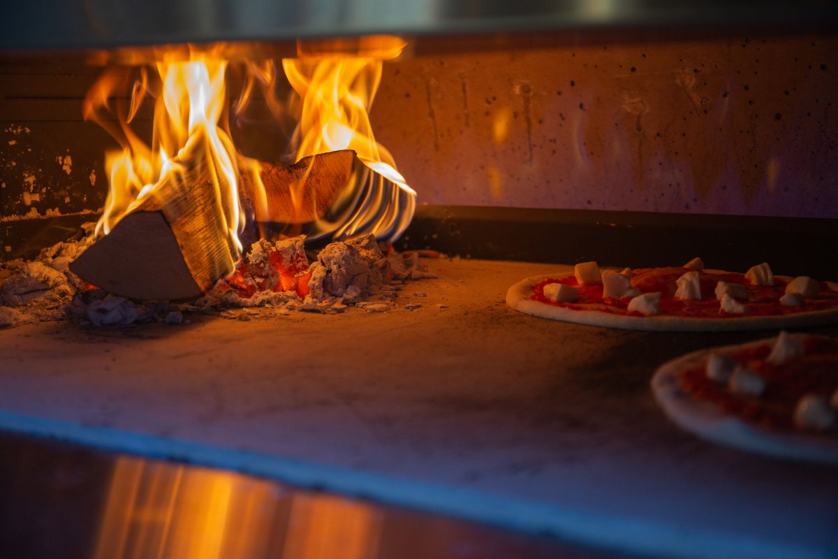 🍕 TODAY TODAY TODAY! 🍕

That's right today is the day that we open our doors to you lovely lot! Our wood-fired pizza is roaring and ready to go... Who's joining us then? 🙌