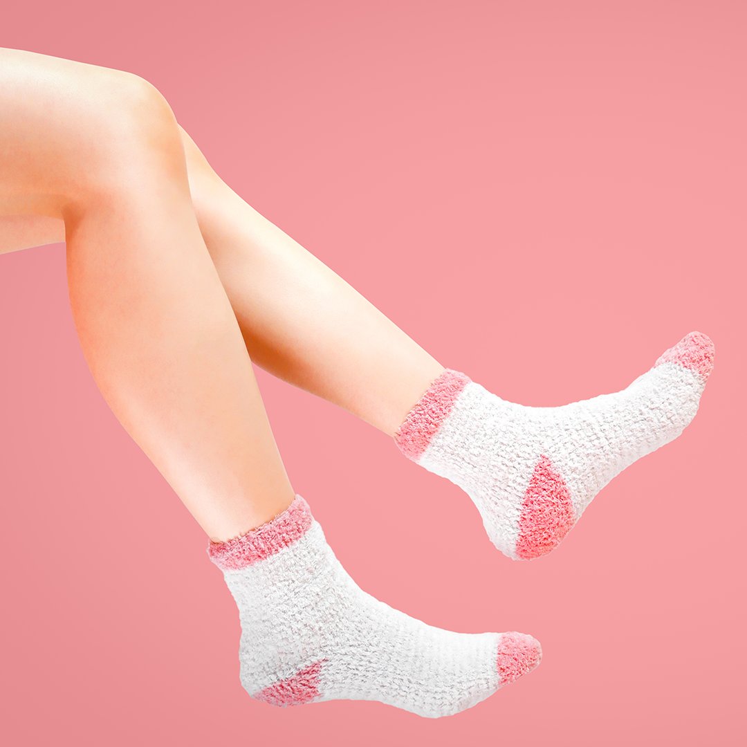 Hotteeze's tweet photo. Our feet warmers help keep your toes nice and warm, they are self heating and self adhesive so simply stick and go! https://t.co/W63ny4zP4G
