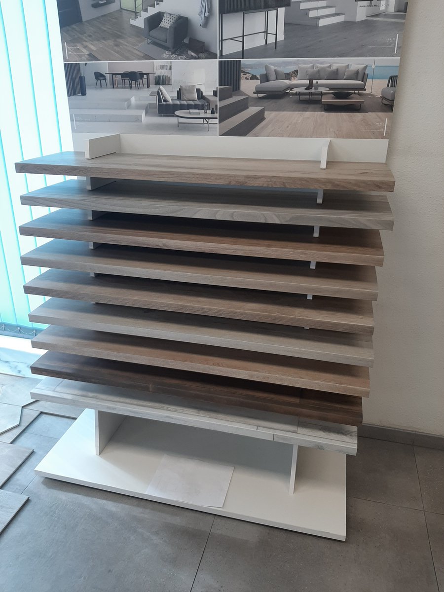 #aislamientosburgaleses #peldaños #porcelanico #granformato #pastablanca #pastaroja #cementocola #autonivelantes #ceramica