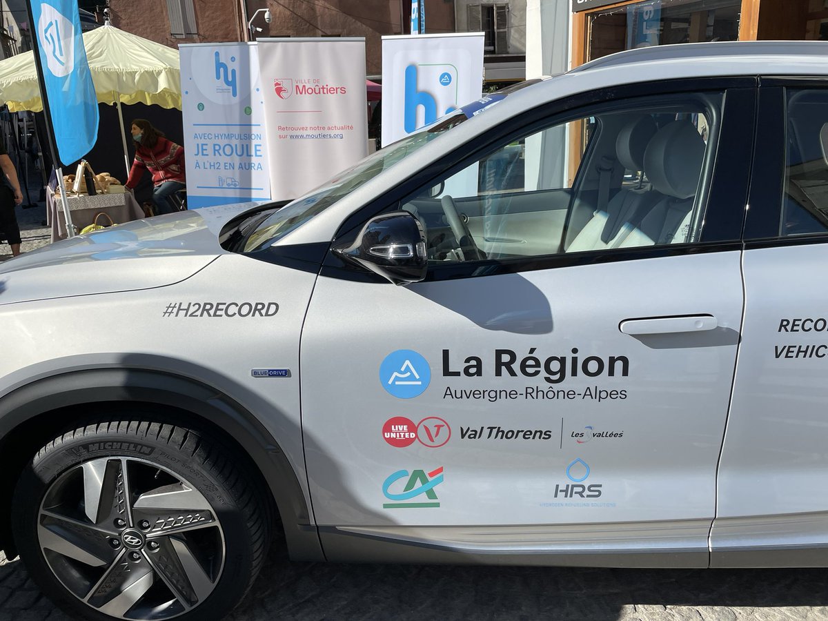 Pannekouckefabr's tweet photo. Le #roadshow #Hydrogene fait étape au marché de #moutiers ce mardi - une opération pour la promotion de l’hydrogène avec @HYmpulsion et @auvergnerhalpes - @HyundaiFrance @CreditAgricole #michelin @IValtho - #h2record https://t.co/Xs79YjZPw0