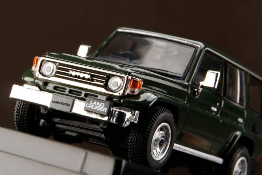 ランクル70 ミニカー Amazon | 1/64 トヨタ ランドクルーザー 70 ZX 白 ミニカー | ミニカー