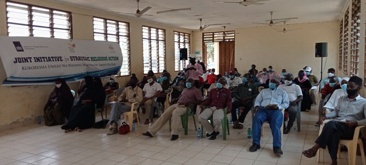Teacher88764092's tweet photo. KECOSCE The ongoing commemorating international peace day at kombani matuga sub county kwale county. Community is committed to promoting peace within their locality. Amani Idumu! https://t.co/7szwoBqQLU