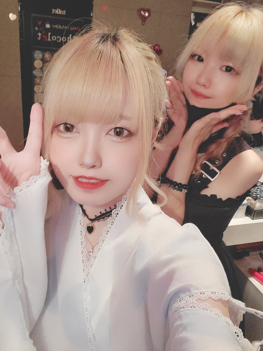 chocolet_bar's tweet photo. 本日21時オープン✧
あいリん、るりの2人で皆様のご帰宅お待ちしております🙇♂️🎶
#和歌山 #メイド #和歌山メイド #メイドバー #メイド喫茶 #chocolet https://t.co/ZVDn9Es1Fv