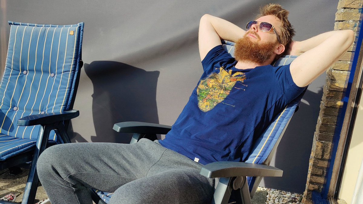 DavidLabowsky's tweet image. Guys, I&apos;ve been taken to a holiday destination! It will take me a day to return, so I&apos;ll catch some sun and will see you in tomorrow&apos;s livestream!#nostreamtoday #relaxing