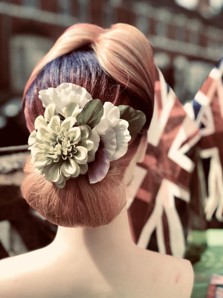 Are you going to <a href="/HighclereCastle/">Highclere Castle</a> for their next event 9th &amp; 10th Oct? Why not book in for vintage hair ? #vintagehair #highclerecastle #donwtonabbey