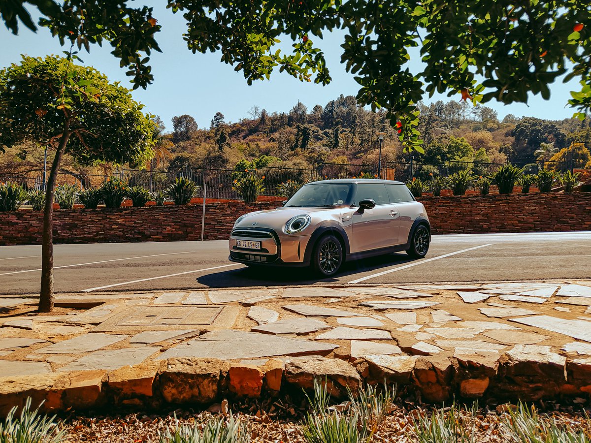 Out & About in Tshwane with the new MINI Cooper 3-door hatchback.

#MINI #MINI3DoorHatch #MINI5DoorHatch #MINIConvertible #BigLove