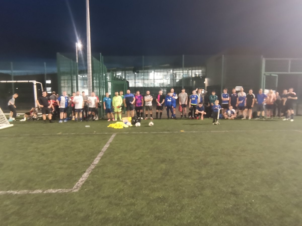 Bigger numbers again at Darwen Blokes United last night!

44 men down for #FootballTherapy, peer support and just a hour kick about with like minded lads!

Big thankyou to our sponsors The Crown Darwen and the 7 lads who came back for a chinwag!

#DontBeOnYerTod